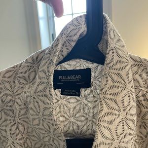 Pull & Bear flowy cream button up